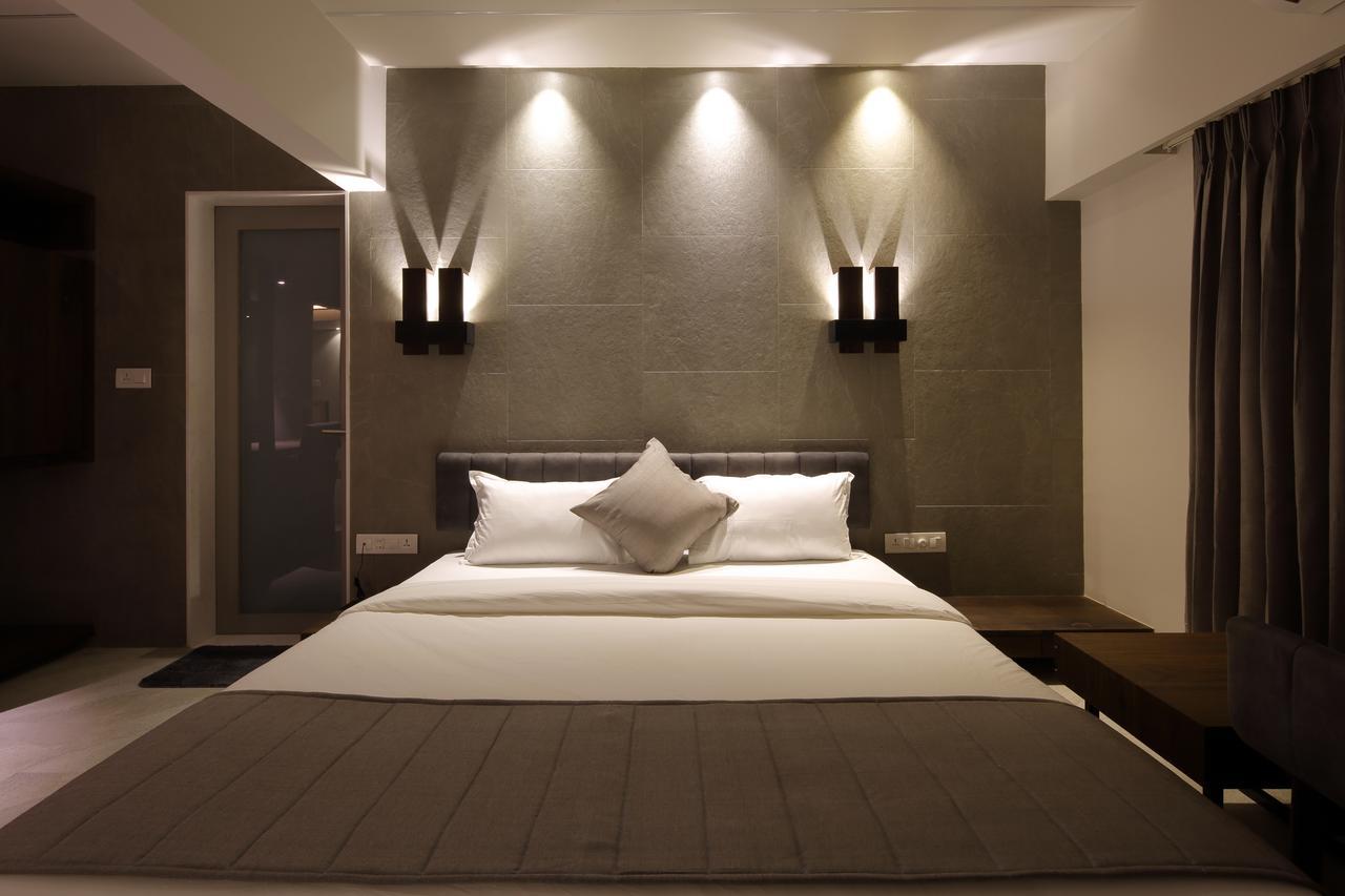Hotel Carrefour Ahmedabad Exterior foto