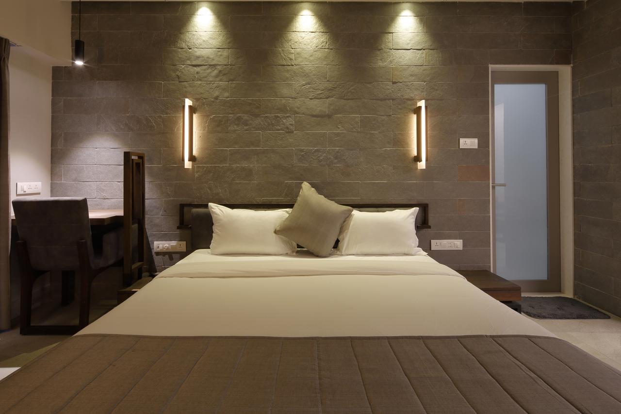 Hotel Carrefour Ahmedabad Exterior foto