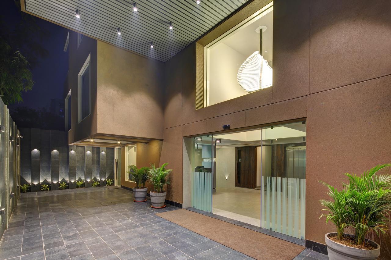 Hotel Carrefour Ahmedabad Exterior foto